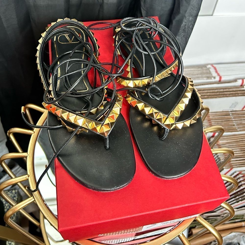Valentino Garavani Rockstud Wraparound Sandals - Picture 10 of 14